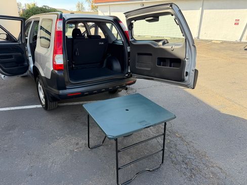 Used 2005 Honda CR-V LX image 9