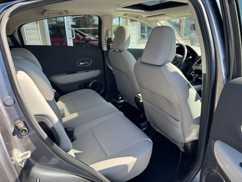 Used 2019 Honda HR-V EX image 16