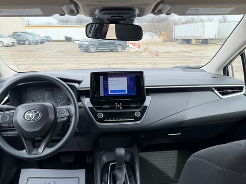 Used 2025 Toyota Corolla LE image 12