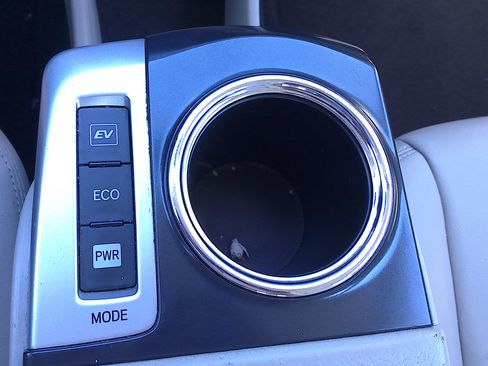 Used 2012 Toyota Prius V image 19