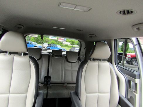 Used 2016 Kia Sedona SX FWD image 28