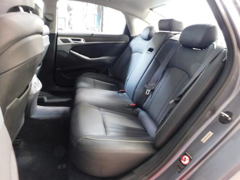 Used 2015 Hyundai Genesis 3.8 image 16