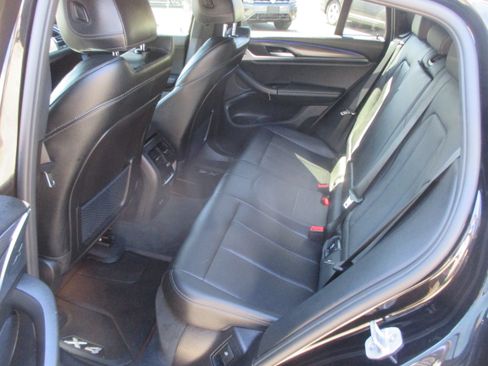 Used 2025 BMW X4 xDrive30i image 13