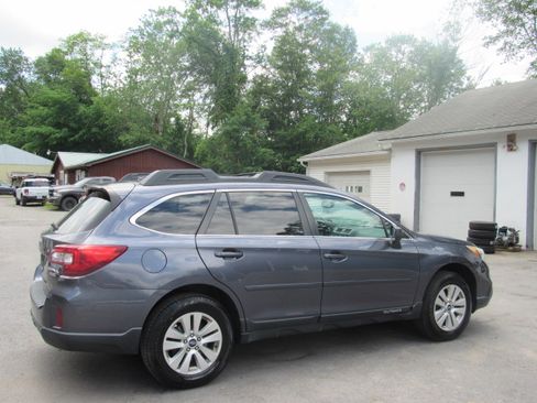 Used 2015 Subaru Outback 2.5i Premium AWD/4WD image 7
