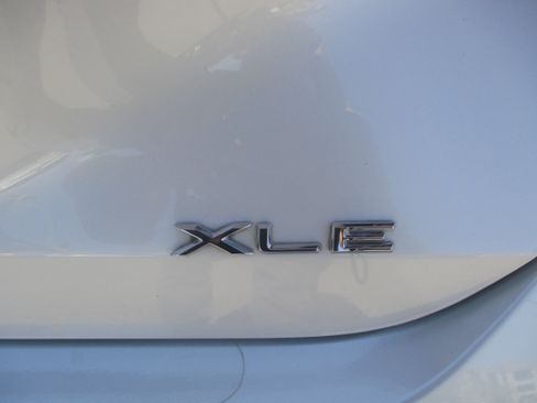 Used 2020 Toyota Avalon XLE image 13