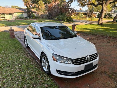 Used 2013 Volkswagen Passat 2.5 SE image 2