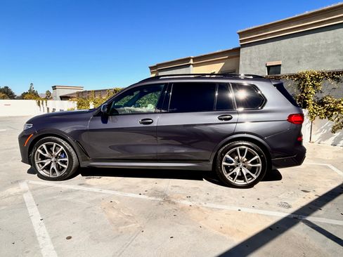 Used 2020 BMW X7 M50i image 2