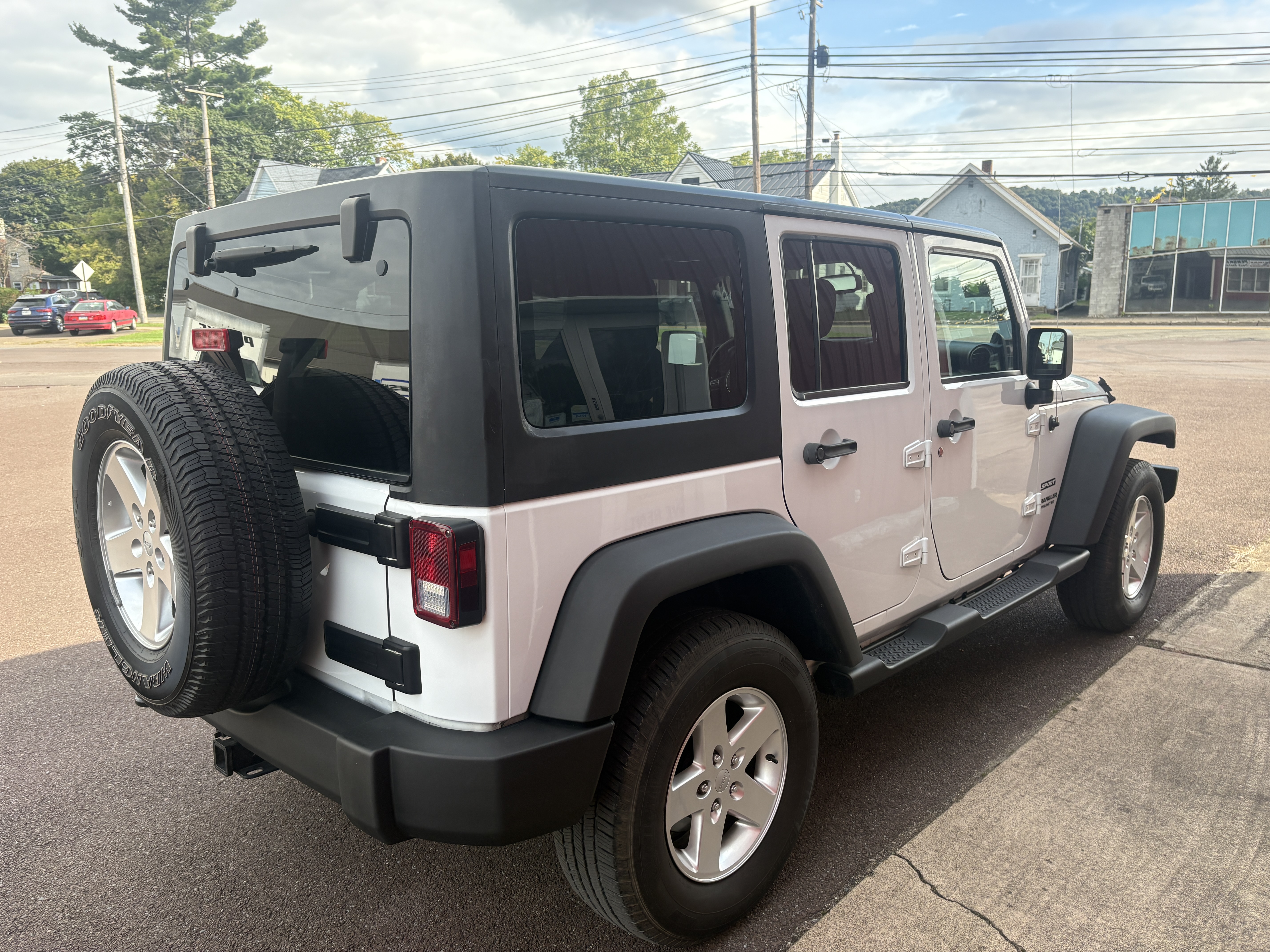 Used 2014 Jeep Wrangler 4WD Unlimited Sport image 5