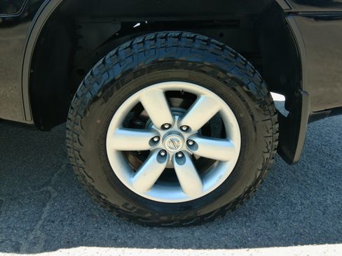 Used 2013 Nissan Titan 4x4 Crew Cab SV image 21