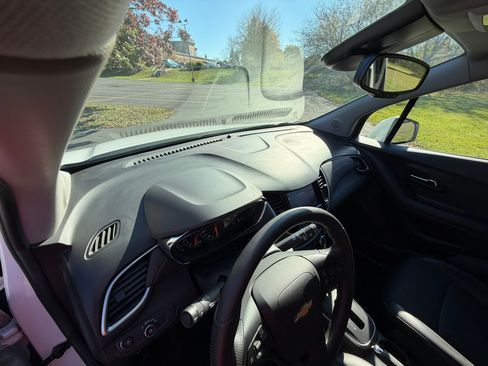 Used 2022 Chevrolet Trax LT image 20