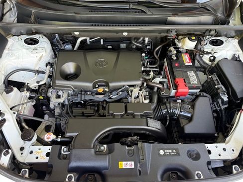Used 2019 Toyota RAV4 AWD LE image 21