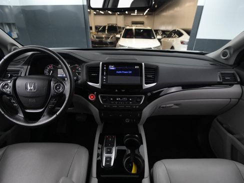 Used 2017 Honda Pilot Touring image 21