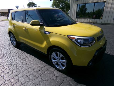 Used 2016 Kia Soul + FWD image 7