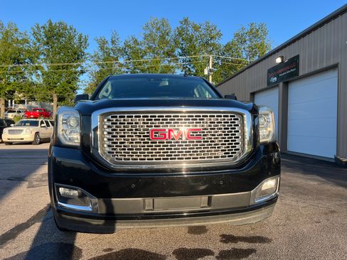 Used 2017 GMC Yukon XL Denali image 8