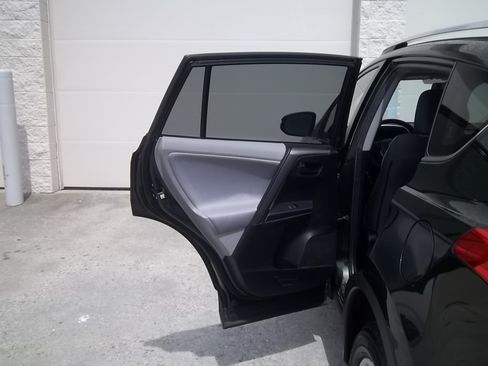 Used 2013 Toyota RAV4 AWD XLE image 18