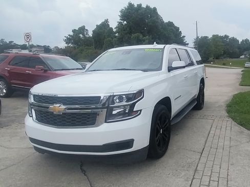 Used 2017 Chevrolet Suburban 2WD LT image 2