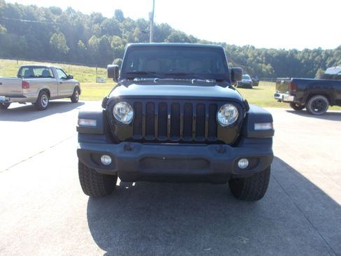 Used 2020 Jeep Wrangler 4WD Unlimited Sport image 2