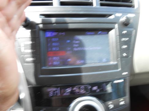 Used 2014 Toyota Prius V Two image 15