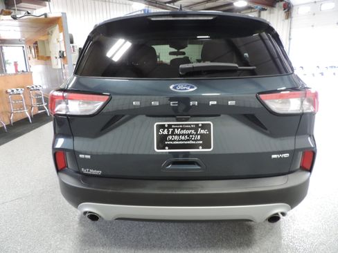 Used 2022 Ford Escape SE image 14