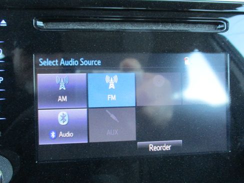 Used 2017 Toyota Corolla LE image 32