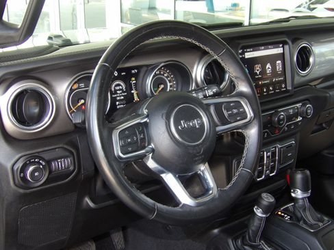 Used 2021 Jeep Wrangler 4WD Unlimited Sahara image 18