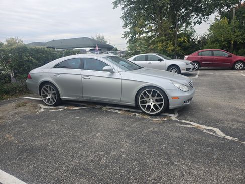 Used 2008 Mercedes-Benz CLS 550 image 1