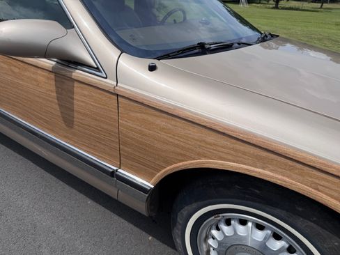 Used 1996 Buick Roadmaster Estate image 41