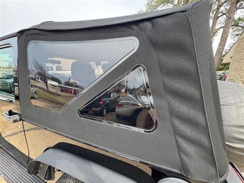 Used 2016 Jeep Wrangler Sport image 3