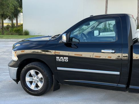 Used 2013 RAM 1500 ST RWD image 33