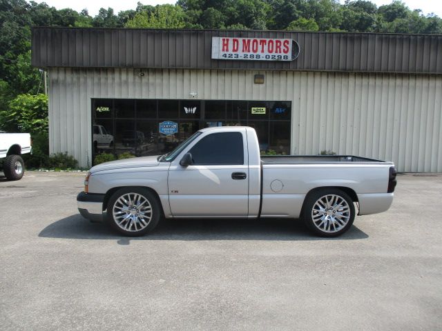 Used 2005 Chevrolet Silverado 1500 2WD Regular Cab image 1