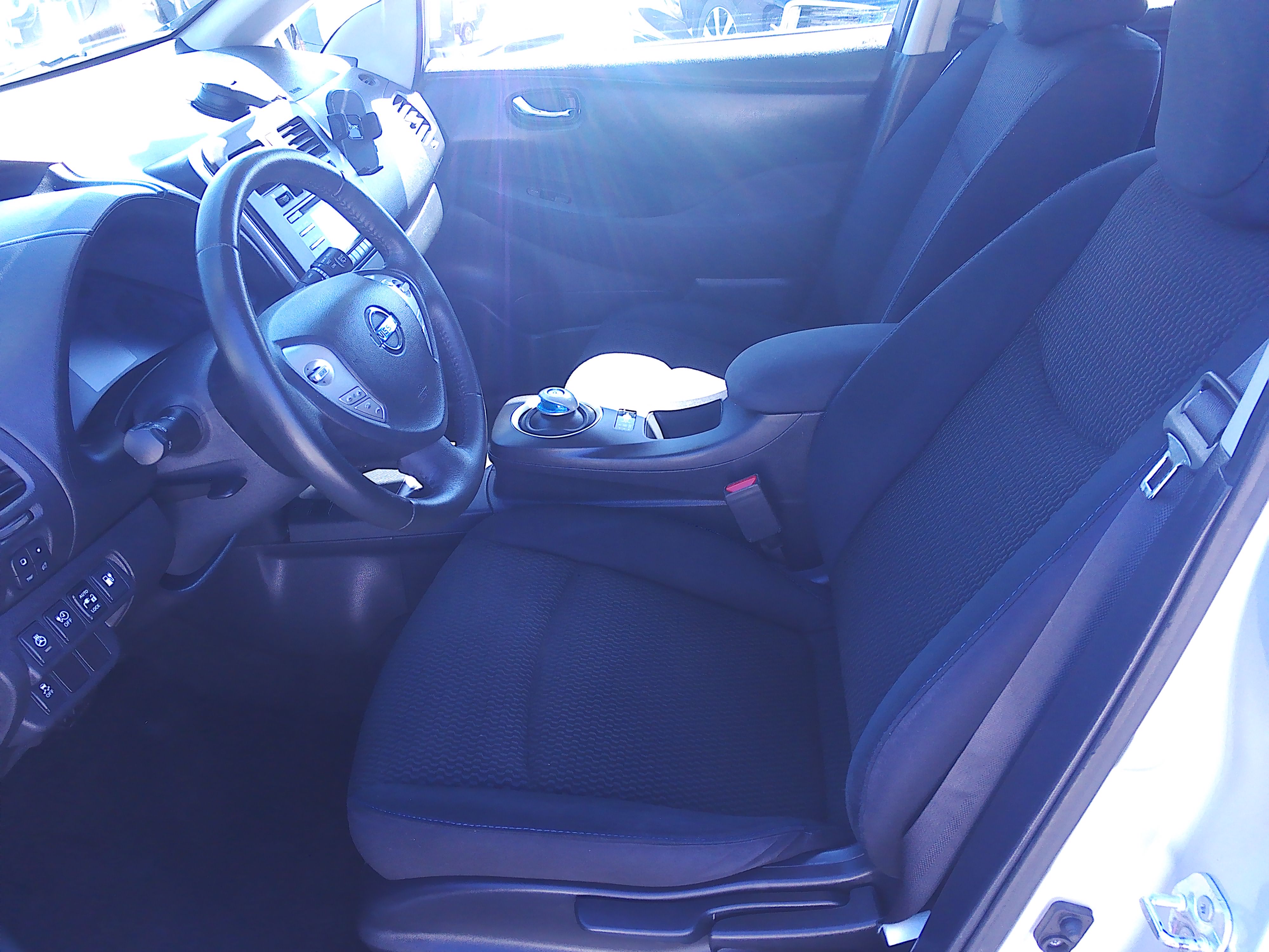 Used 2015 Nissan Leaf S FWD image 7