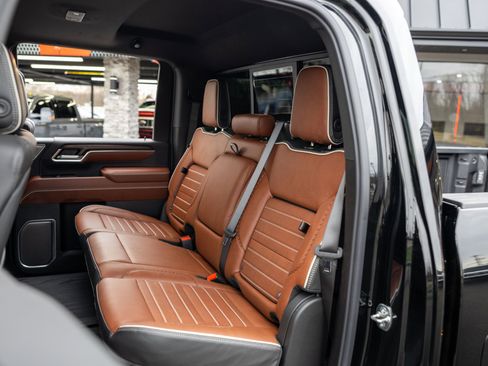 Used 2026 GMC Sierra 3500 Denali Ultimate image 39