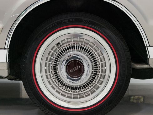 Used 1990 Lincoln Mark VII Blass image 12