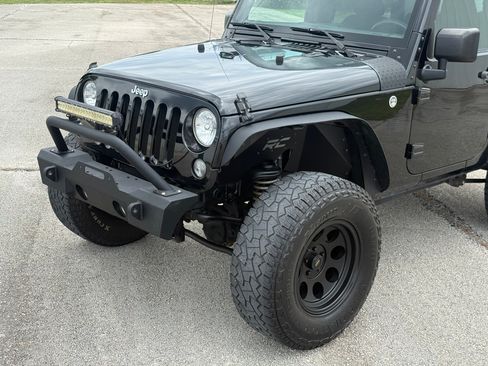 Used 2017 Jeep Wrangler Sport AWD/4WD image 19