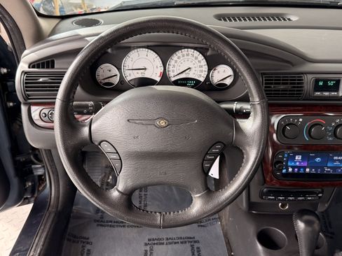 Used 2001 Chrysler Sebring LXi image 9