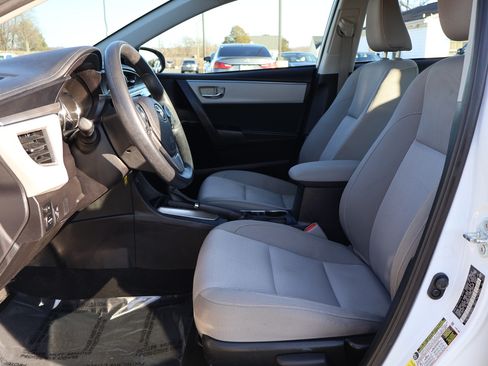 Used 2014 Toyota Corolla LE image 11