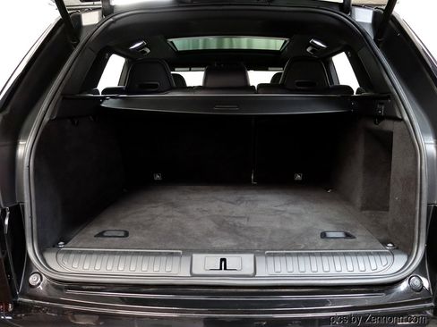 Used 2017 Land Rover Range Rover Sport SVR image 33