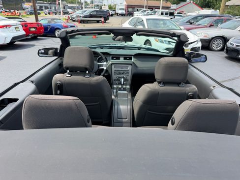 Used 2014 Ford Mustang Convertible RWD image 26