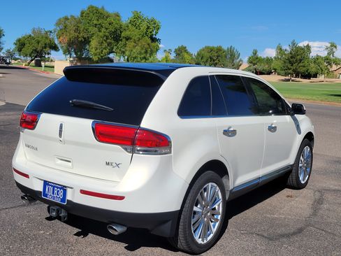 Used 2013 Lincoln MKX image 9
