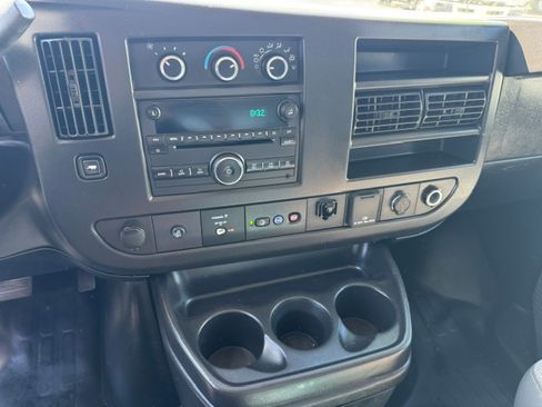 Used 2020 Chevrolet Express 3500 UNAVAIL RWD image 12