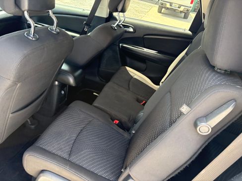 Used 2018 Dodge Journey FWD SE image 7