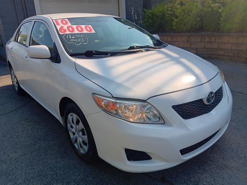 Used 2010 Toyota Corolla LE image 4