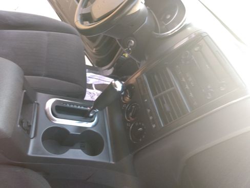 Used 2010 Ford Explorer XLT image 10
