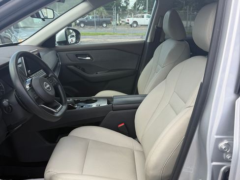 Used 2023 Nissan Rogue FWD SV image 7