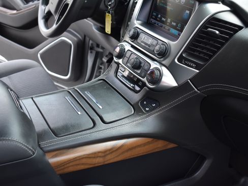Used 2019 Chevrolet Tahoe 4WD image 29
