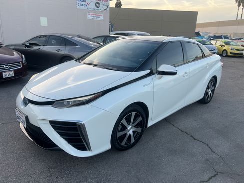 Used 2019 Toyota Mirai image 3