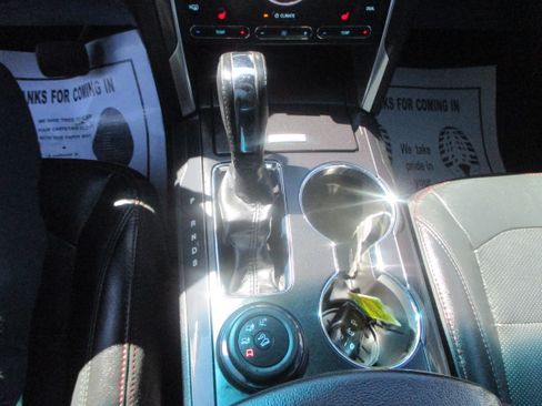 Used 2017 Ford Explorer Sport XLT image 8