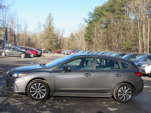 Used 2018 Subaru Impreza 2.0i Premium image 4