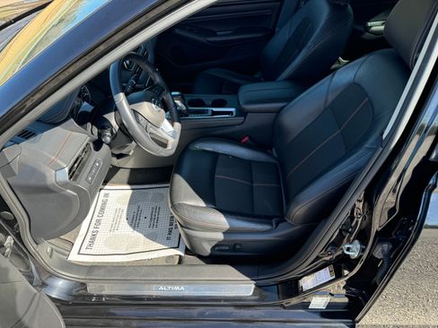 Used 2019 Nissan Altima 2.5 SR image 13