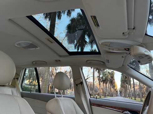 Used 2004 Mercedes-Benz E 320 image 22
